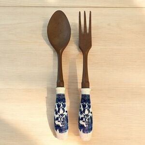 Vintage Blue Willow Ceramic and Wood Salad Serving Set